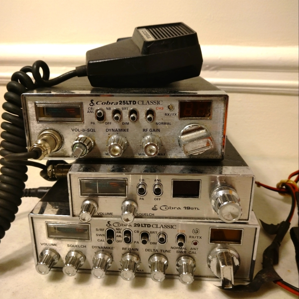 💥 CLOSET CLOSING SALE💥 Vintage Electronics CB Radio-Cobra brand
